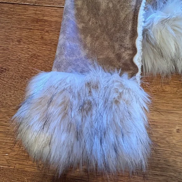 Hot & Delicious Faux Fur Jacket in Cream and Tan - Picture 3 of 12